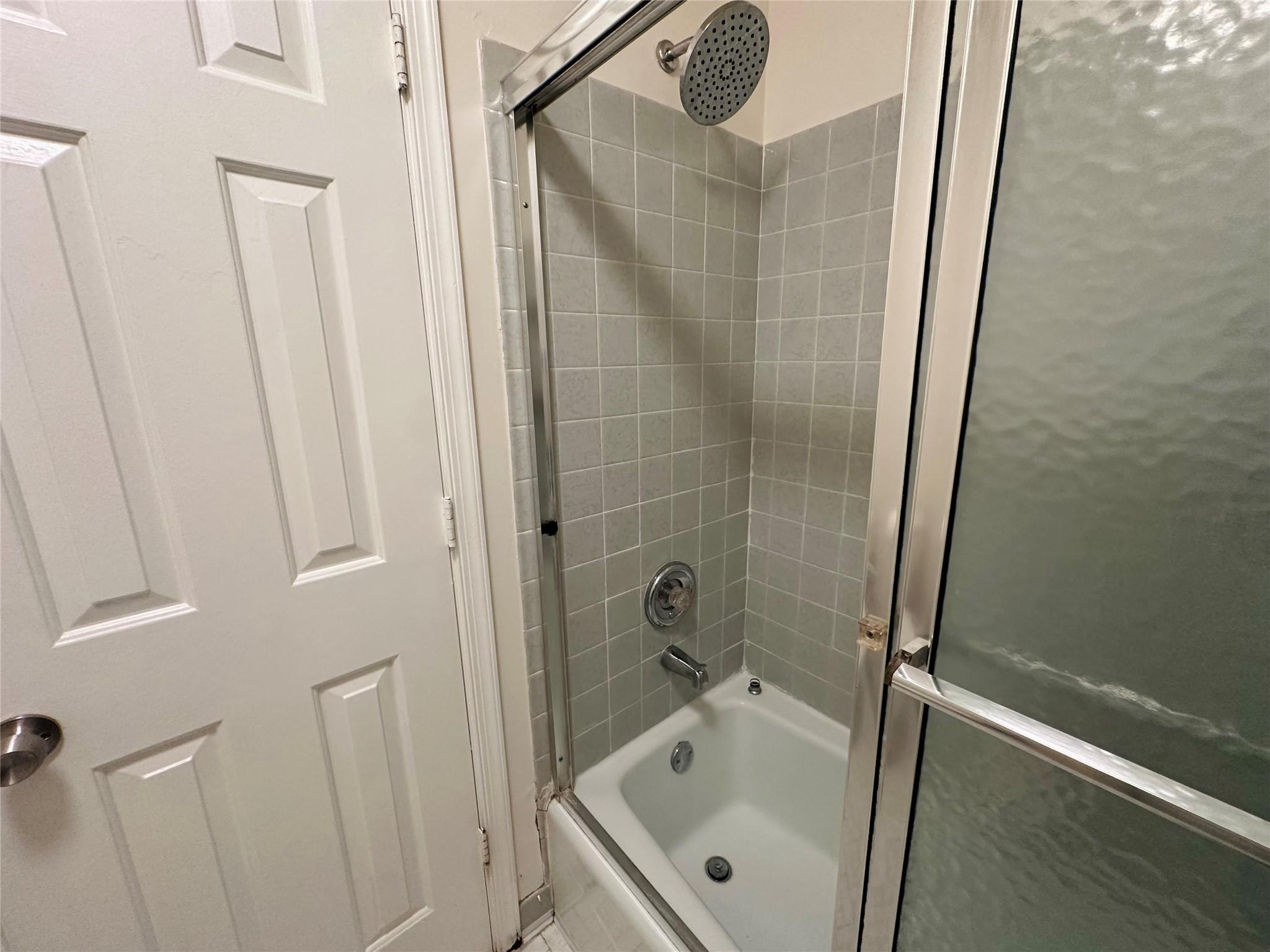 PALM HILL - Residential Lease