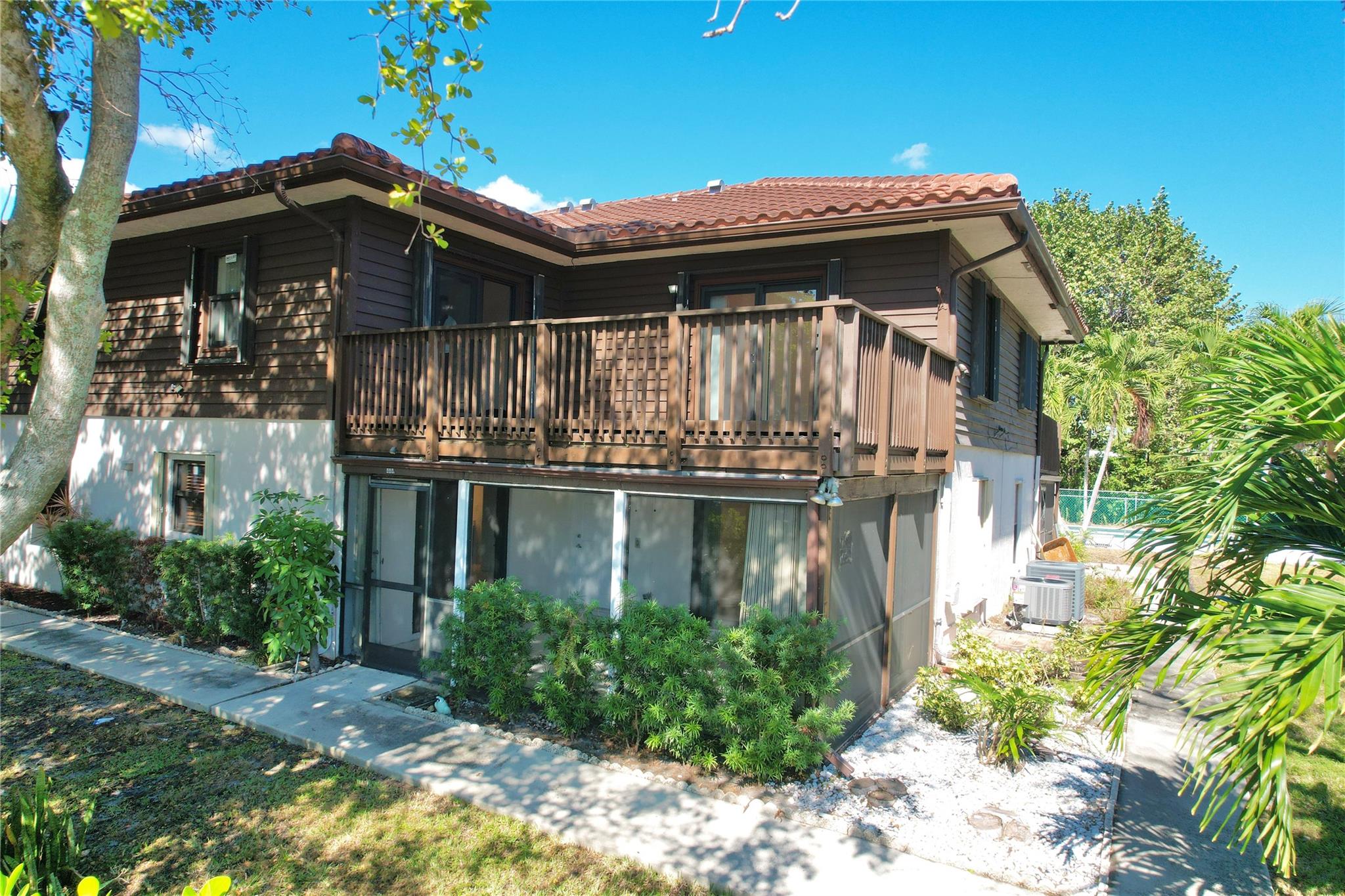 PALM HILL - Residential Lease