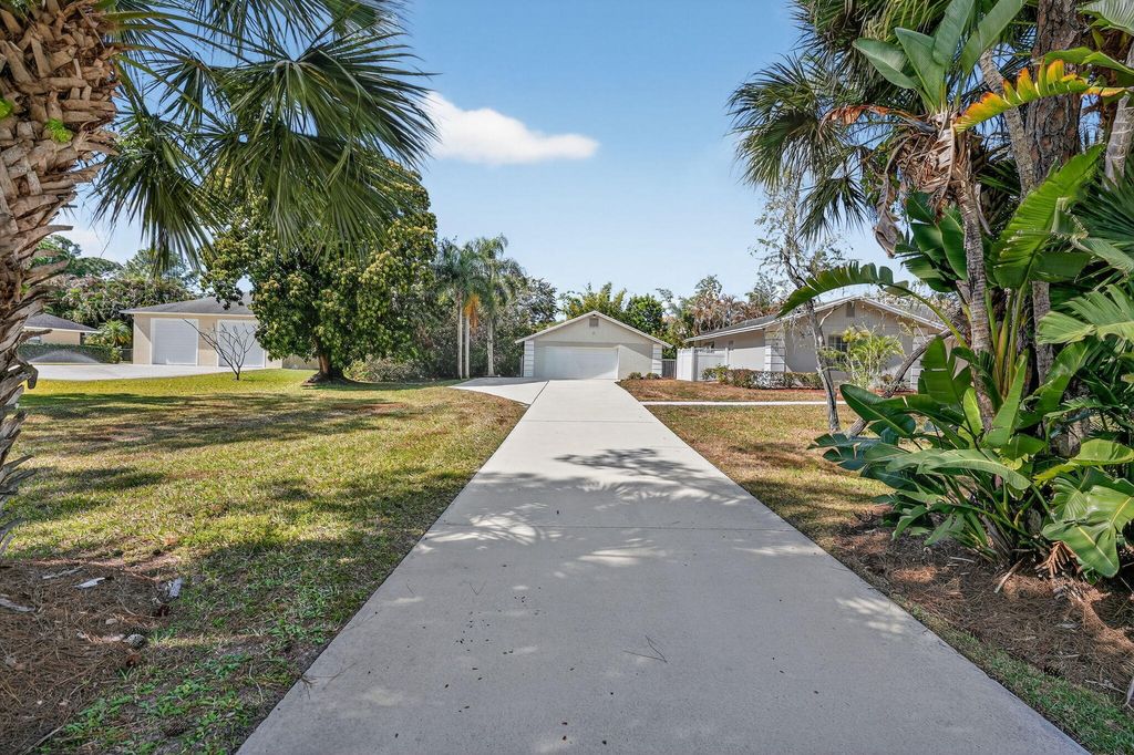 Photo of 15315 78th Drive N, Palm Beach Gardens, FL 33418 (MLS # R11162767)