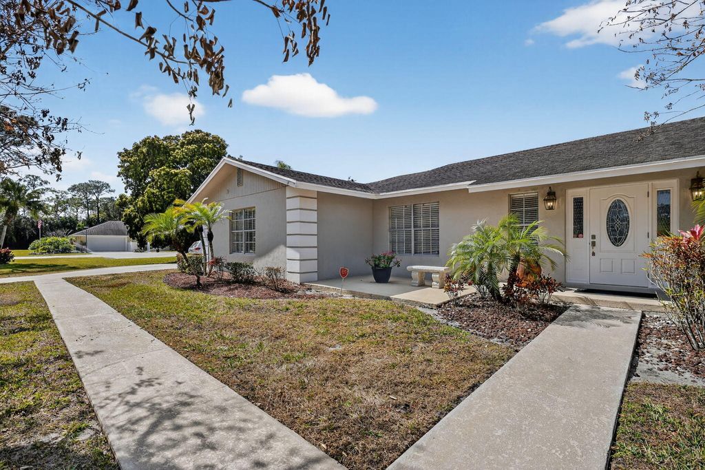 Photo of 15315 78th Drive N, Palm Beach Gardens, FL 33418 (MLS # R11162767)