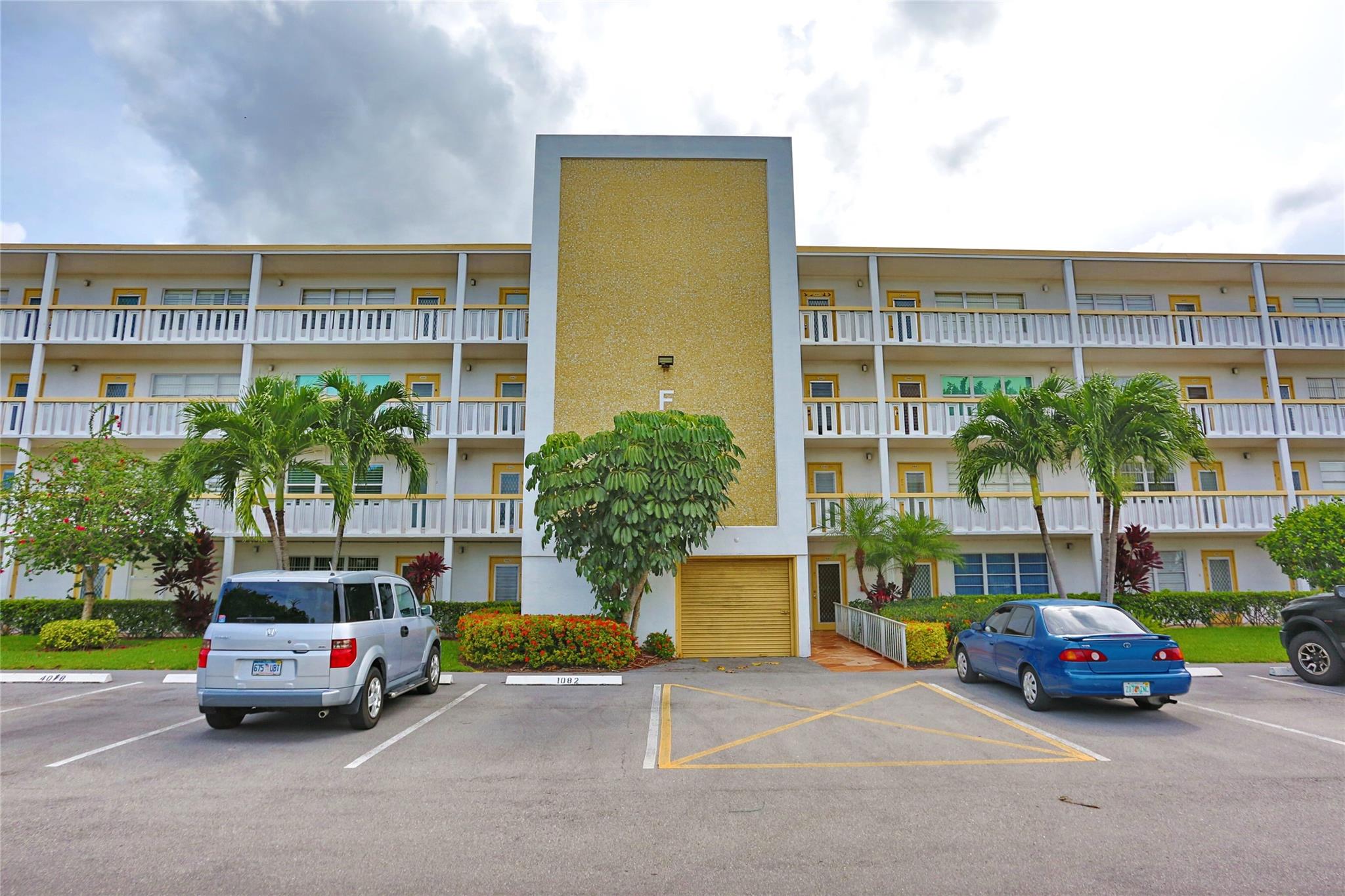 Here it is to make your own! Sought after 1st floor water front. Priced to sell rental building after 18 months, state of the art gym, indoor outdoor pool, pickle ball tennis, 24 hour security, 5 min drive to beach, very active 55+ community. What a view...putting green. Always something to do.