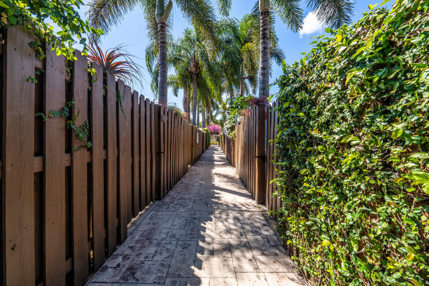 LAS BRISAS VILLAS CONDO - Residential