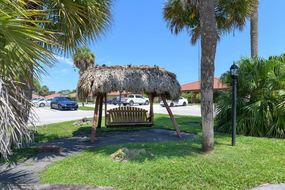 FOREST HILL VILLAS GARDEN - Residential Lease