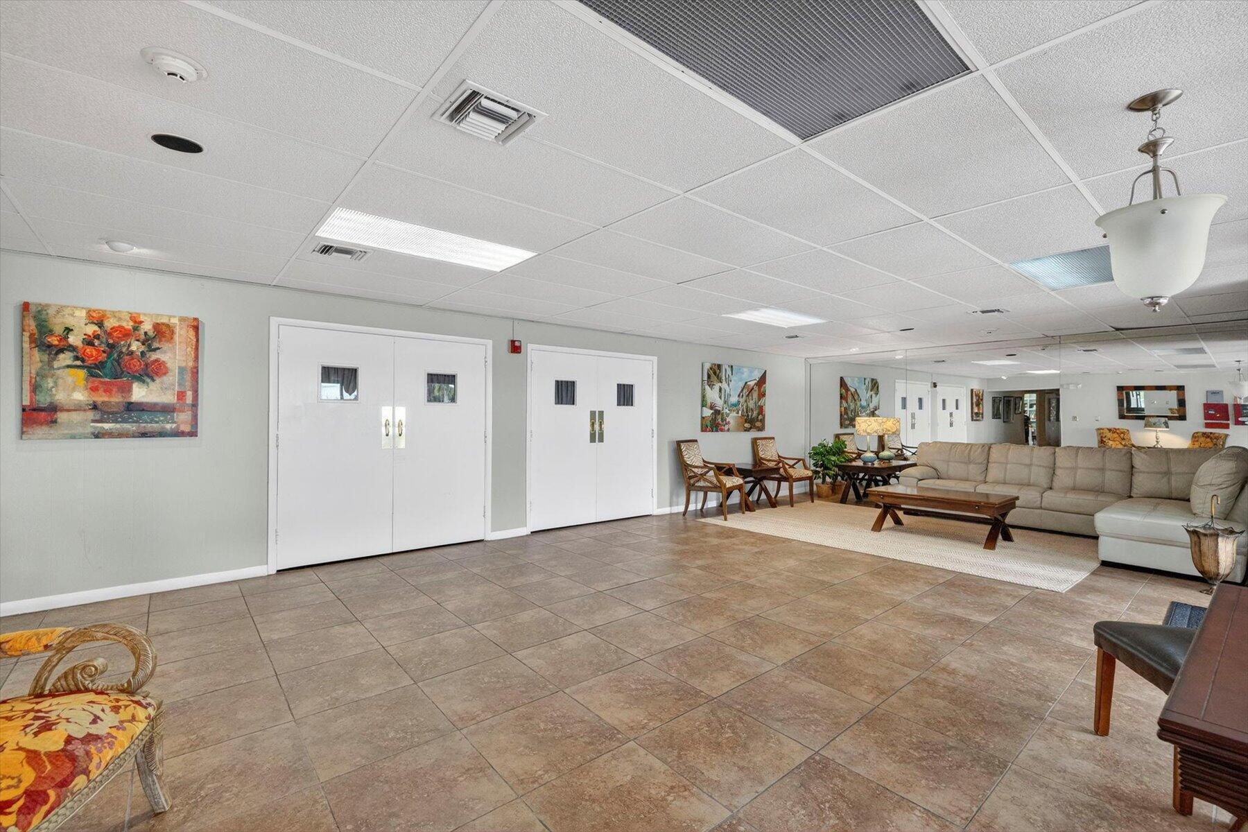 ORIOLE GOLF & TENNIS CLUB CONDO - Residential