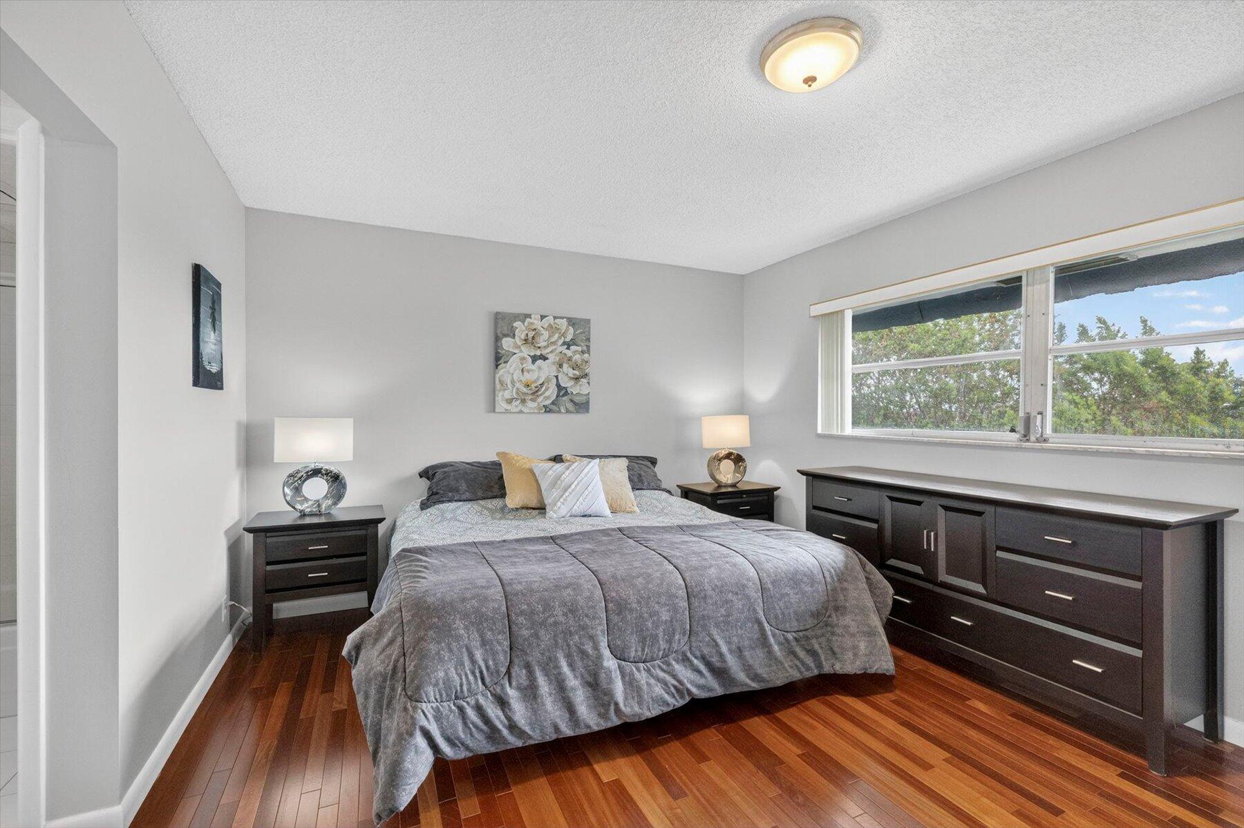 ORIOLE GOLF & TENNIS CLUB CONDO - Residential