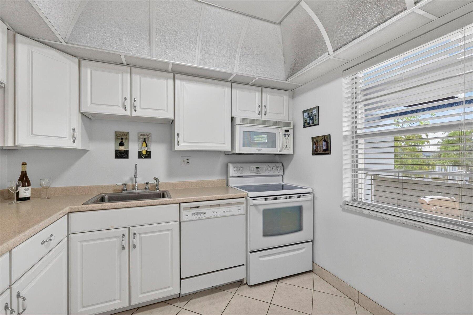 ORIOLE GOLF & TENNIS CLUB CONDO - Residential