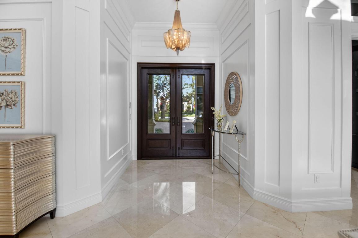 8277 Hawks Gully Avenue