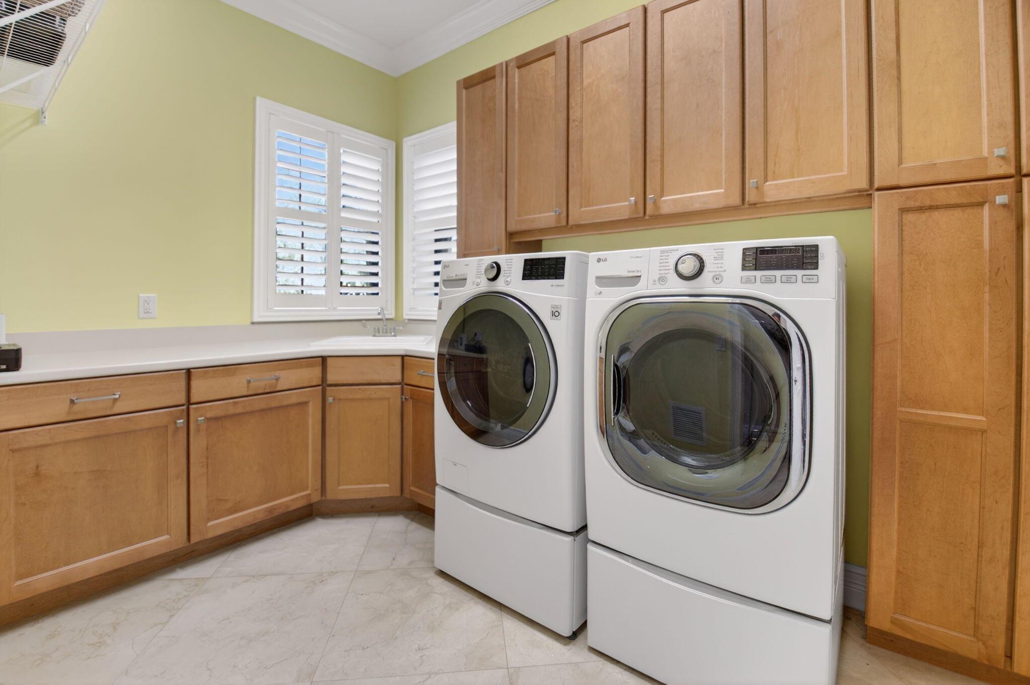 THE BRIDGES - Residential