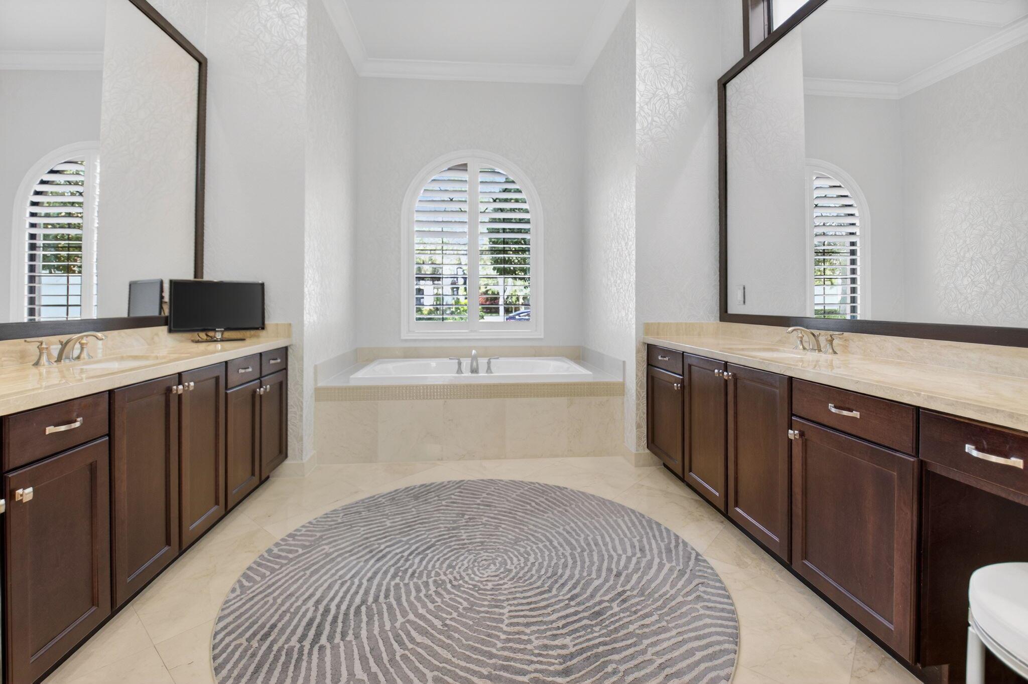 THE BRIDGES - Residential