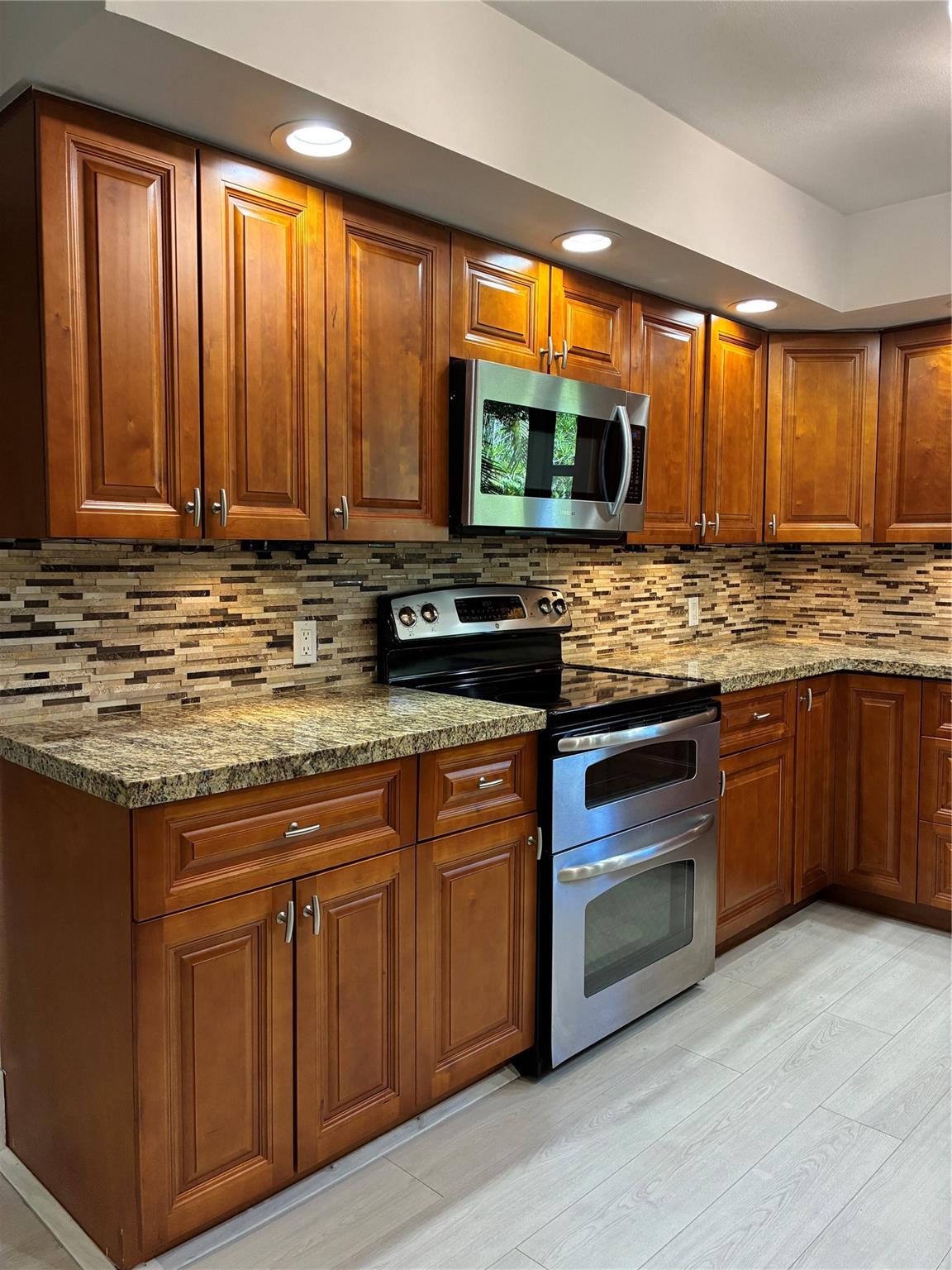 BOCA DELRAY COUNTRY CLUB - Residential