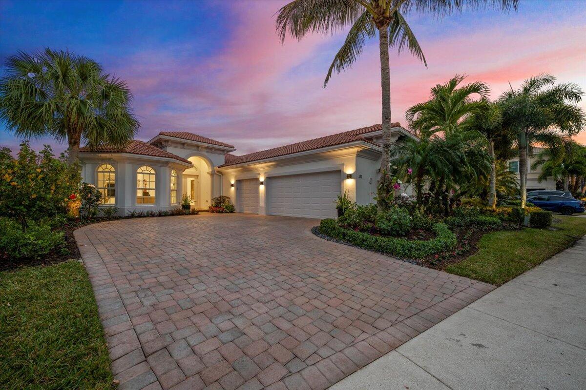 180 Carina Drive