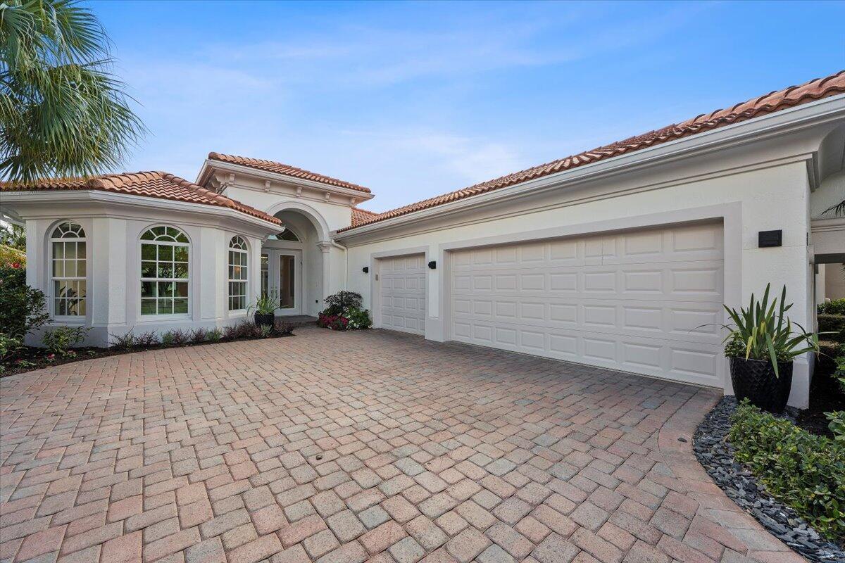 180 Carina Drive