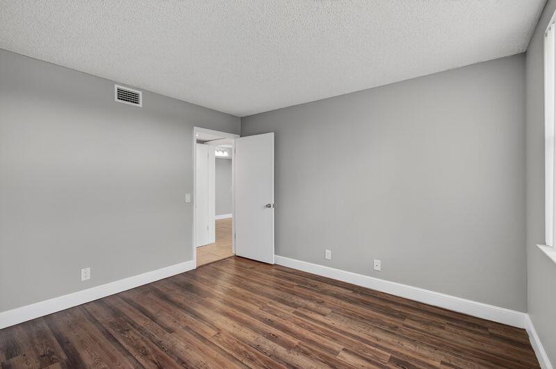 CLEAR LAKE CLUB CONDO - Residential Lease