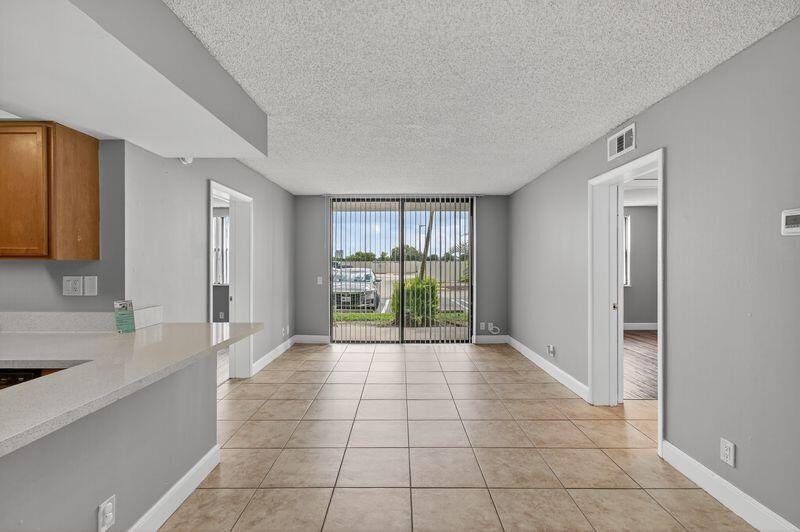 CLEAR LAKE CLUB CONDO - Residential Lease