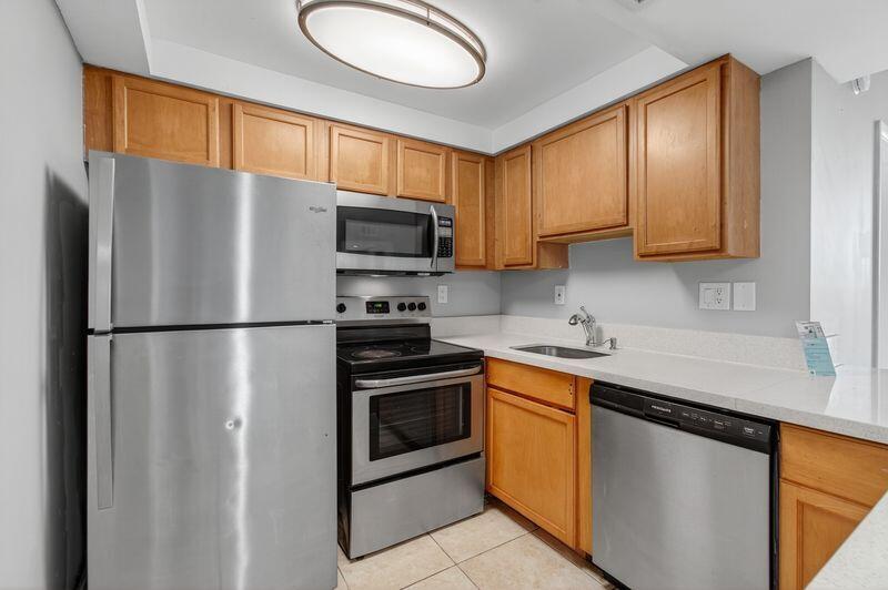 CLEAR LAKE CLUB CONDO - Residential Lease