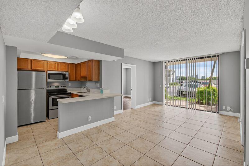 CLEAR LAKE CLUB CONDO - Residential Lease