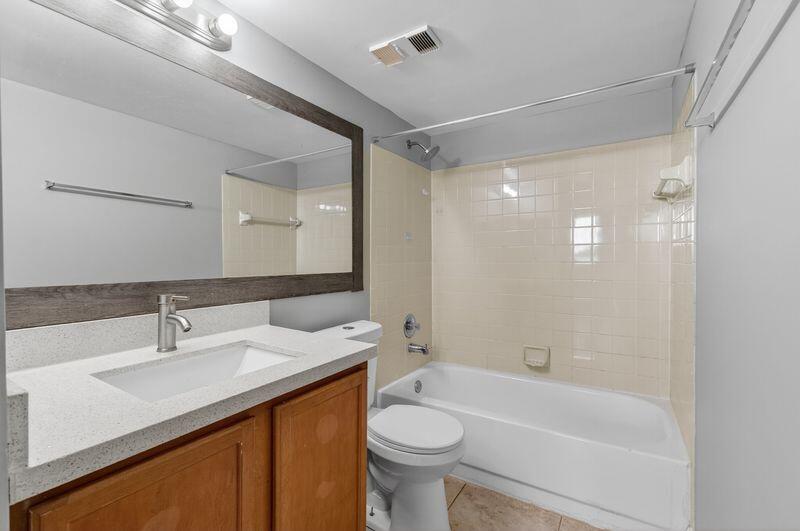 CLEAR LAKE CLUB CONDO - Residential Lease