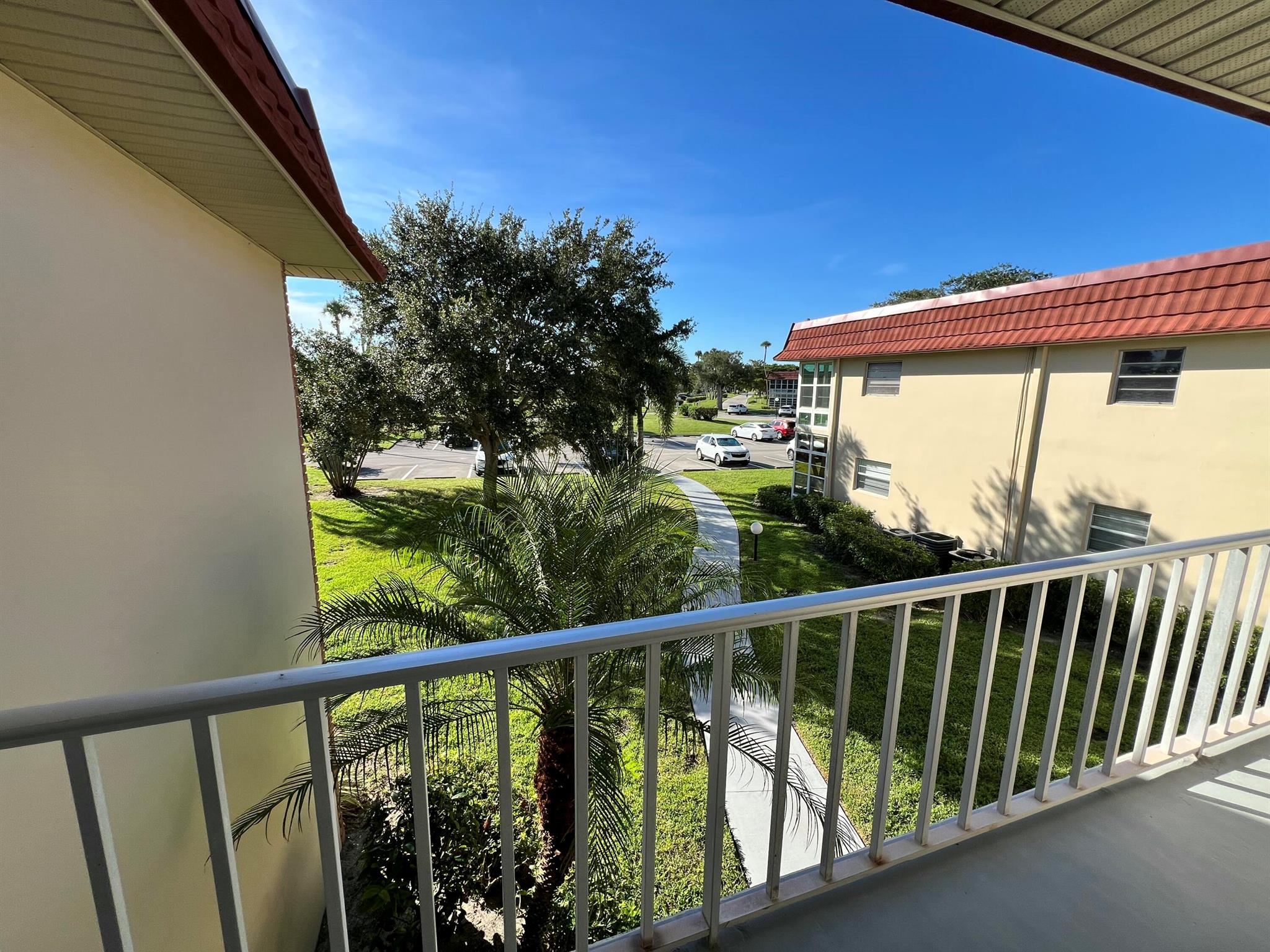 VISTA ROYALE PHASE IV BLD - Residential Lease