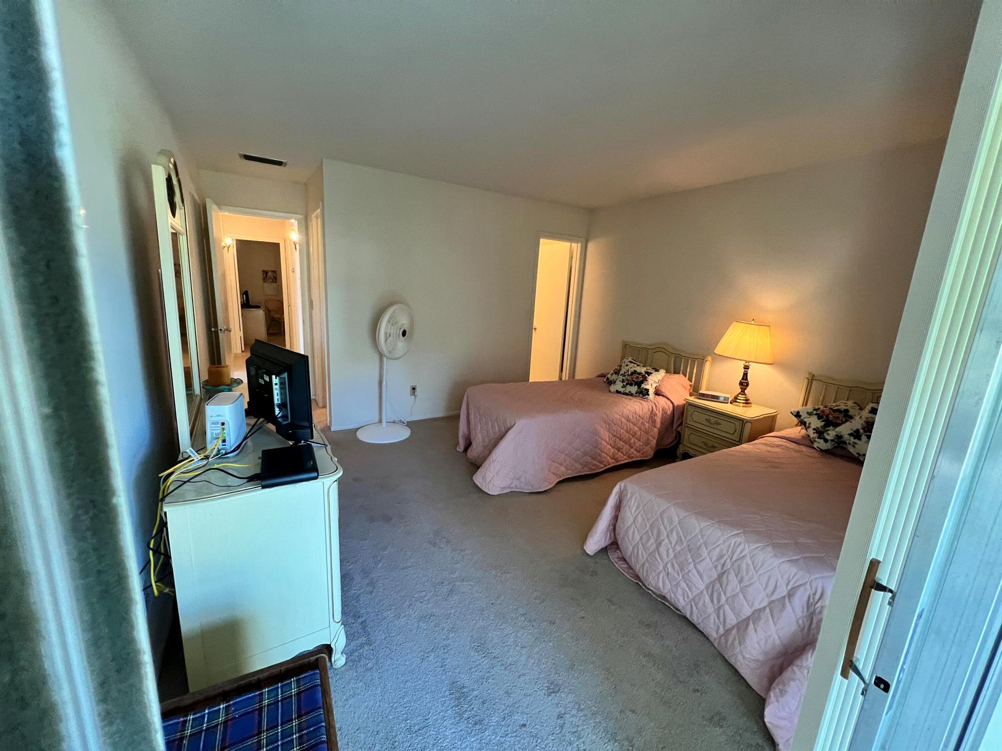 VISTA ROYALE PHASE IV BLD - Residential Lease