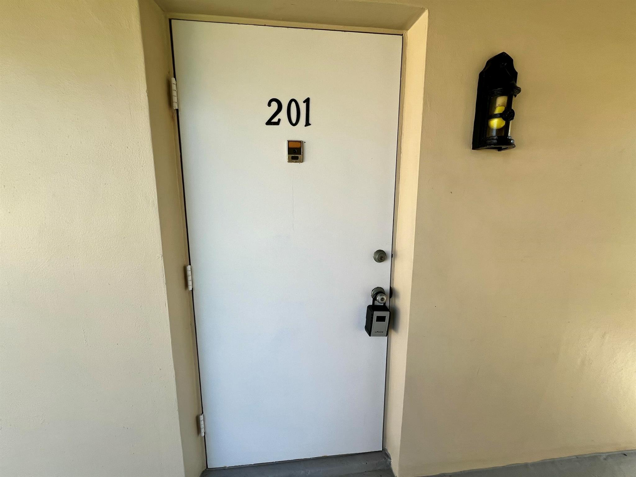 VISTA ROYALE PHASE IV BLD - Residential Lease
