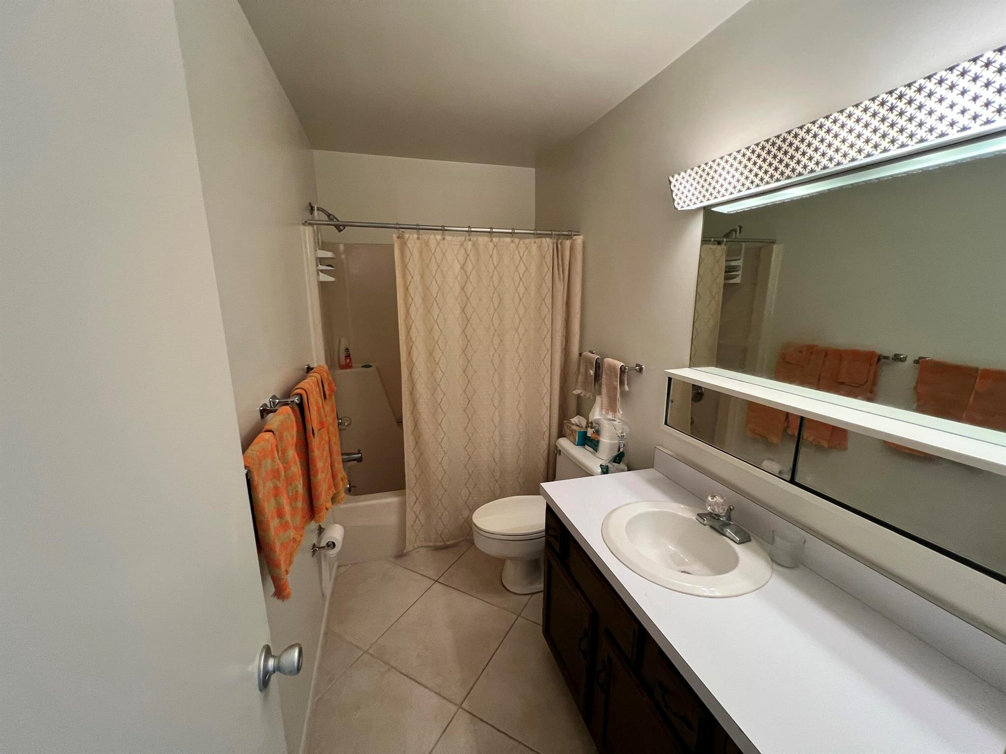 VISTA ROYALE PHASE IV BLD - Residential Lease