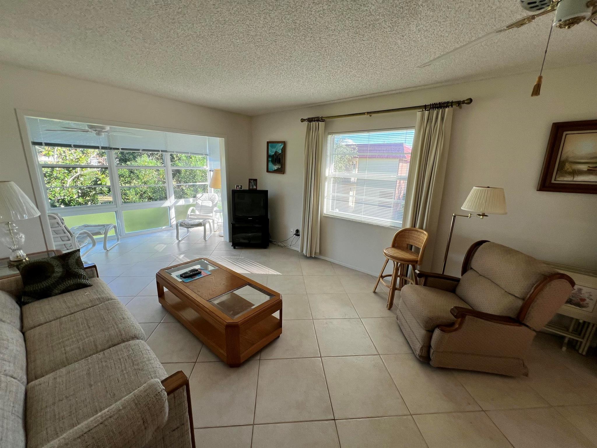 VISTA ROYALE PHASE IV BLD - Residential Lease