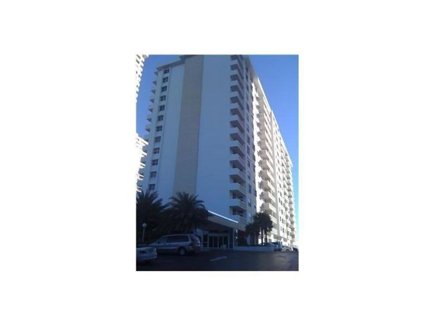 Great deal for 1 bedroom with these views!