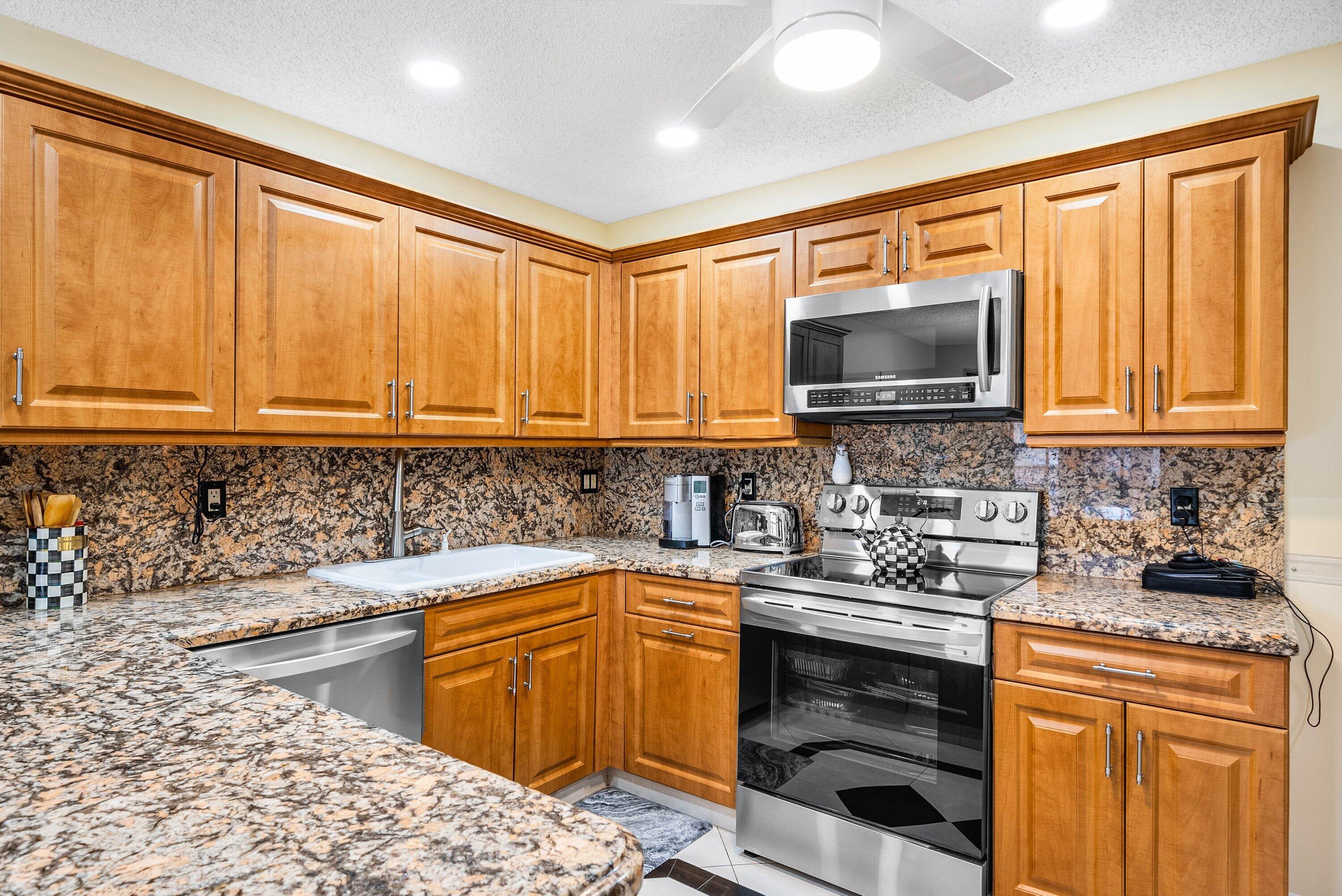 MONTEGO BAY AT BOCA POINTE CONDO - Residential