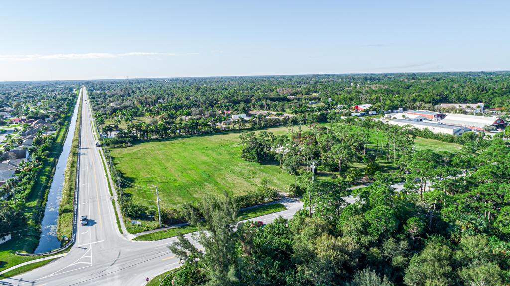LOXAHATCHEE GROVES - Commercial Sale