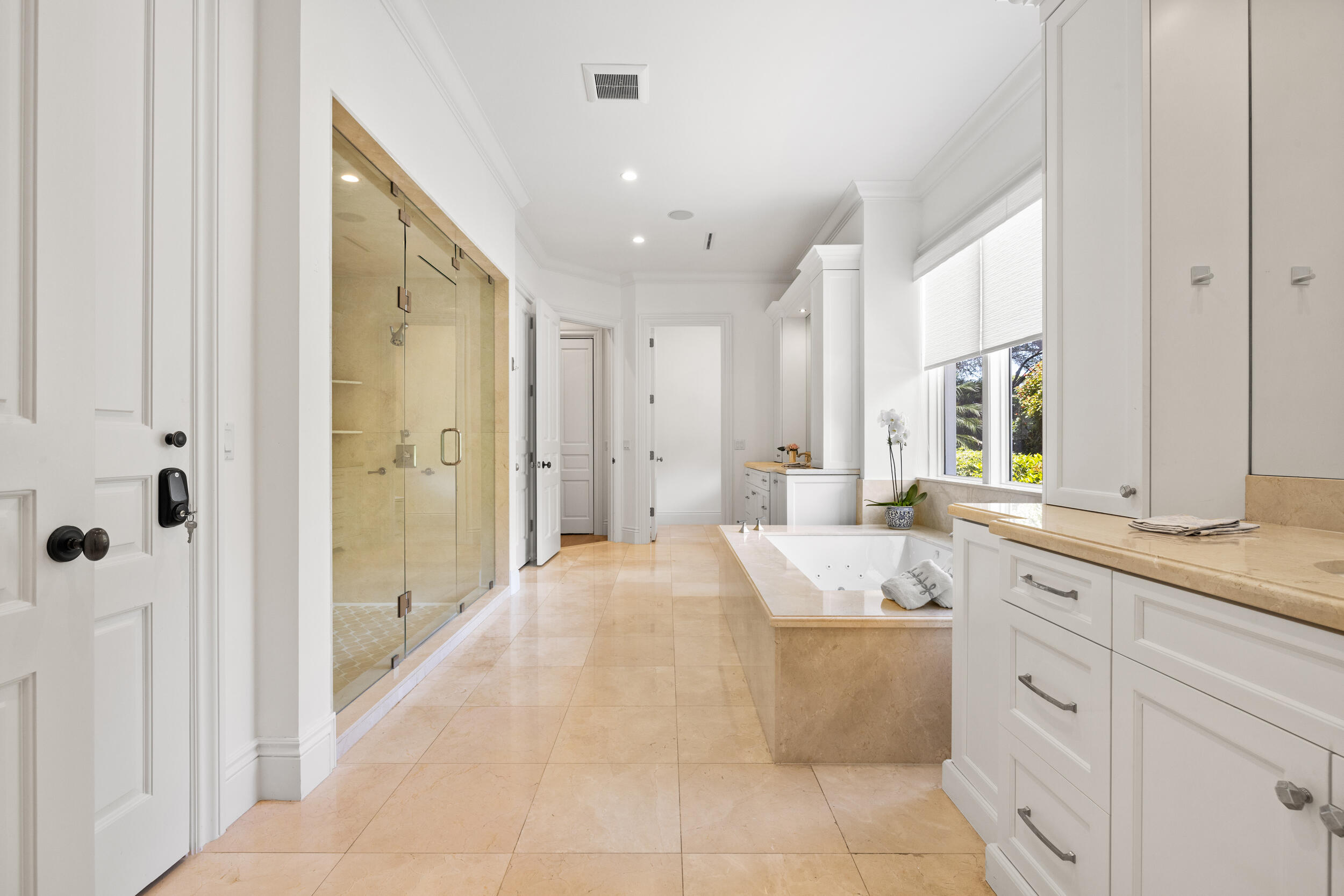 JUPITER HILLS VILLAGE - Residential