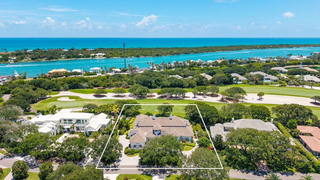 Photo of 17965 SE Village Circle, Jupiter, FL 33469 (MLS # B26035303)