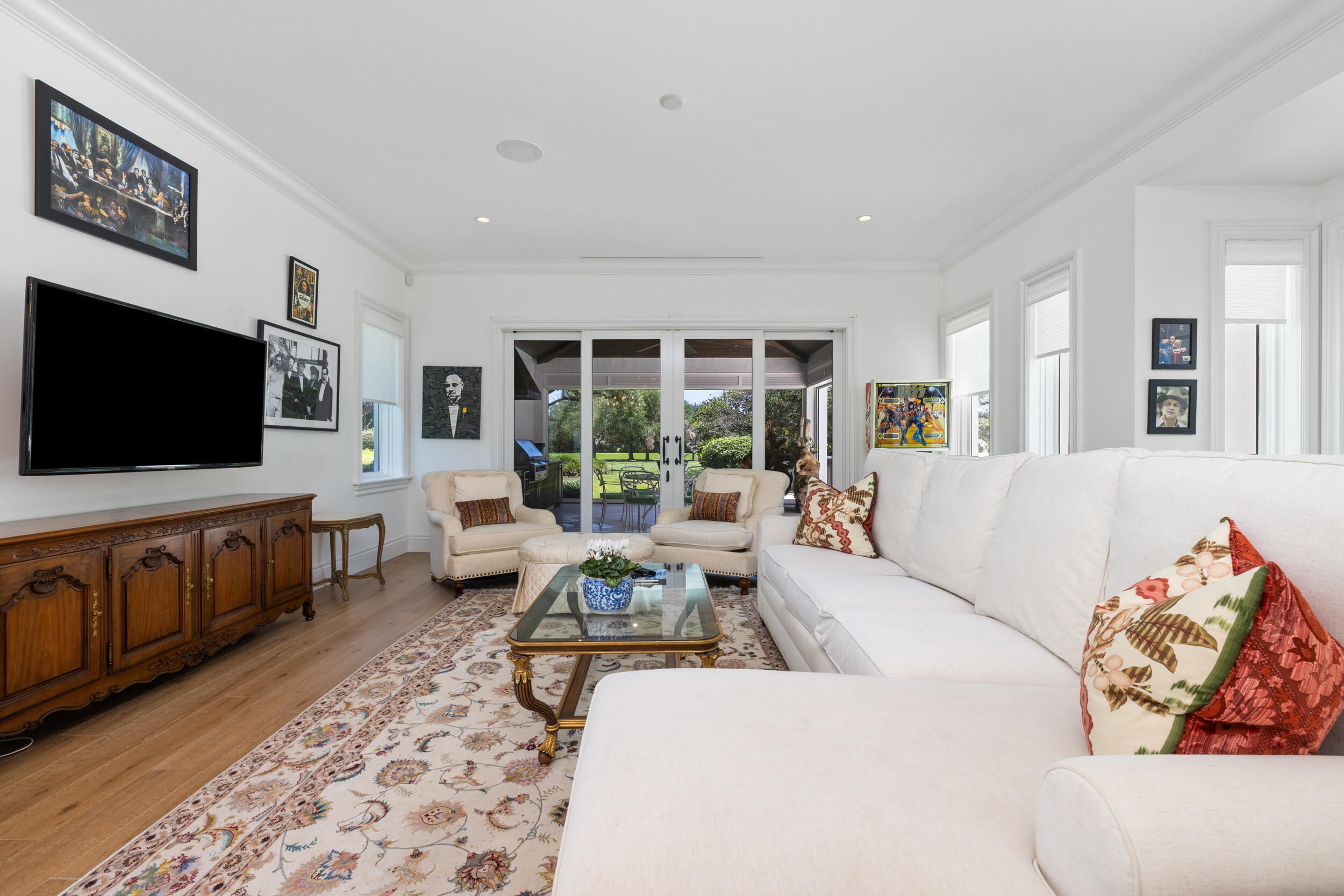 JUPITER HILLS VILLAGE - Residential