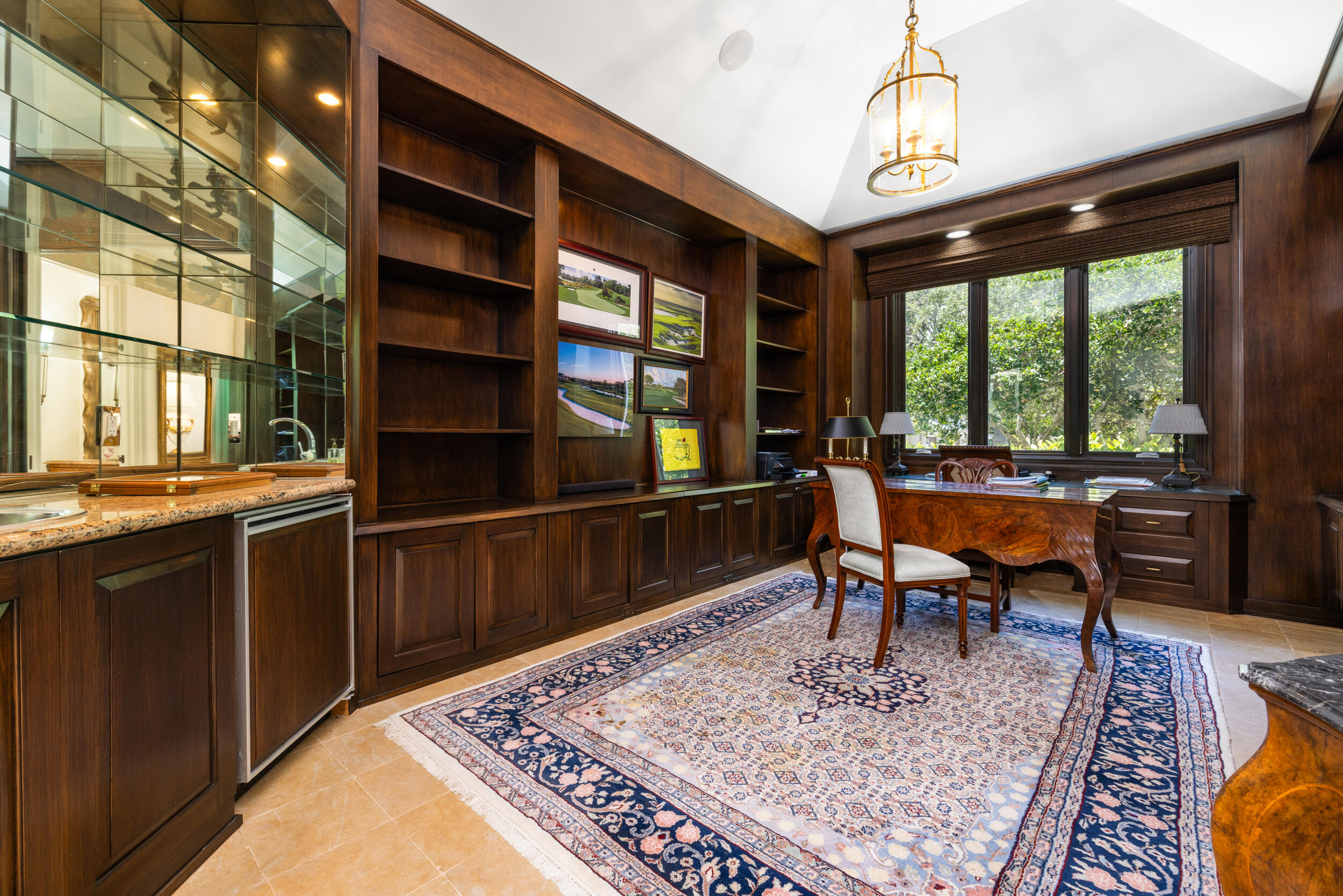 JUPITER HILLS VILLAGE - Residential