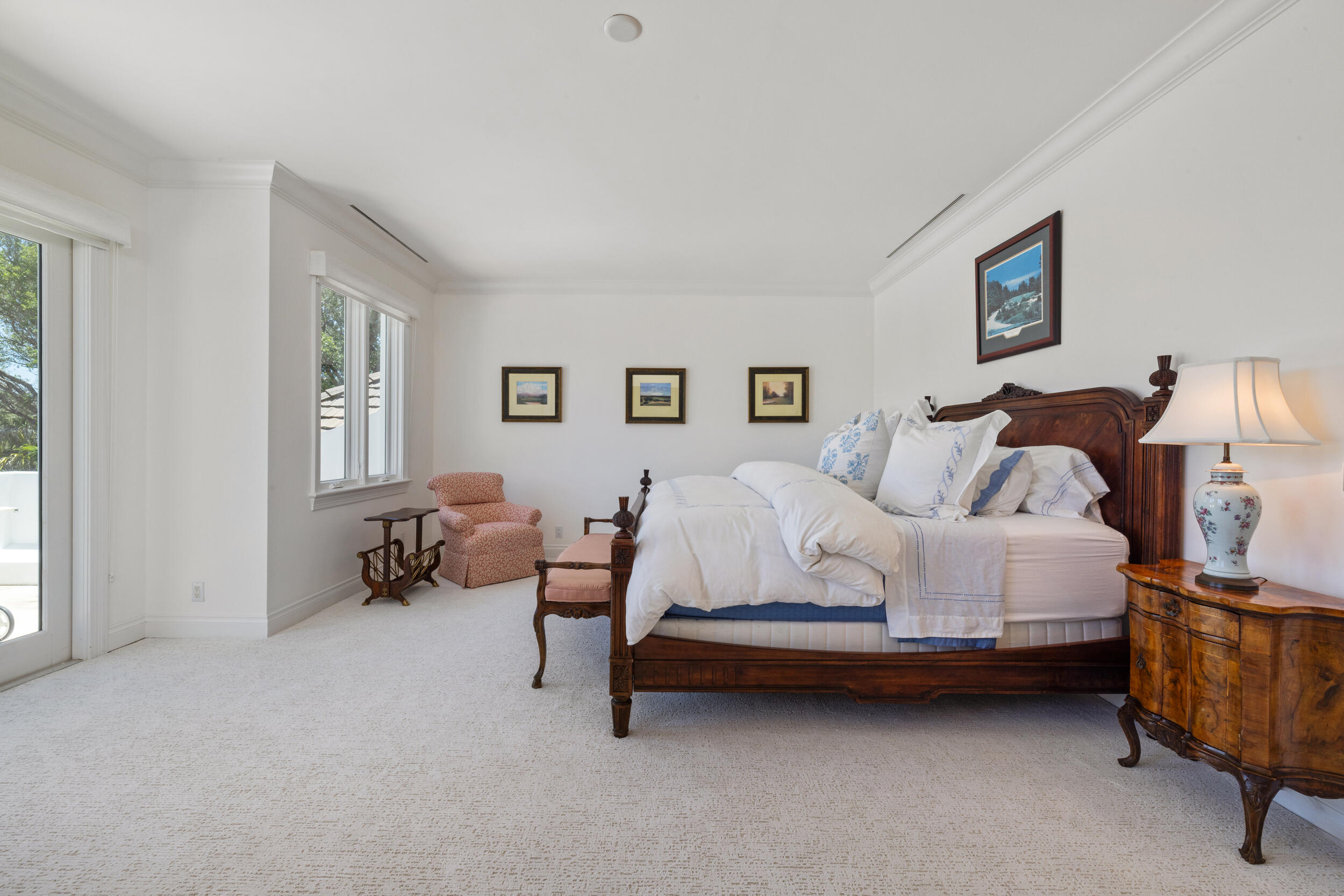 JUPITER HILLS VILLAGE - Residential