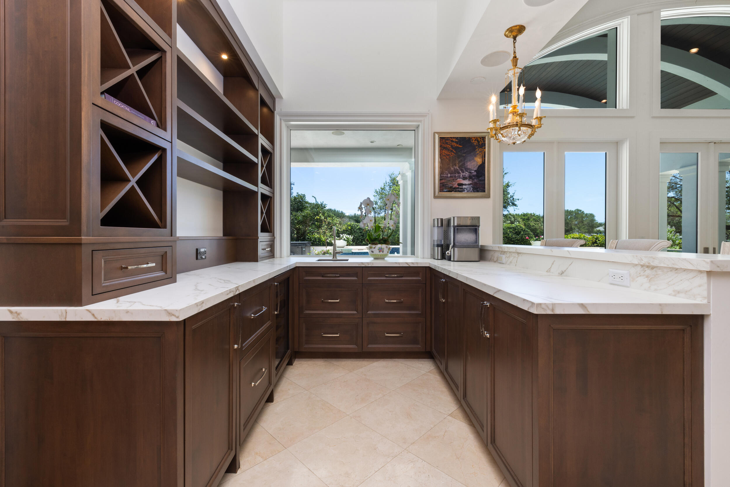 JUPITER HILLS VILLAGE - Residential