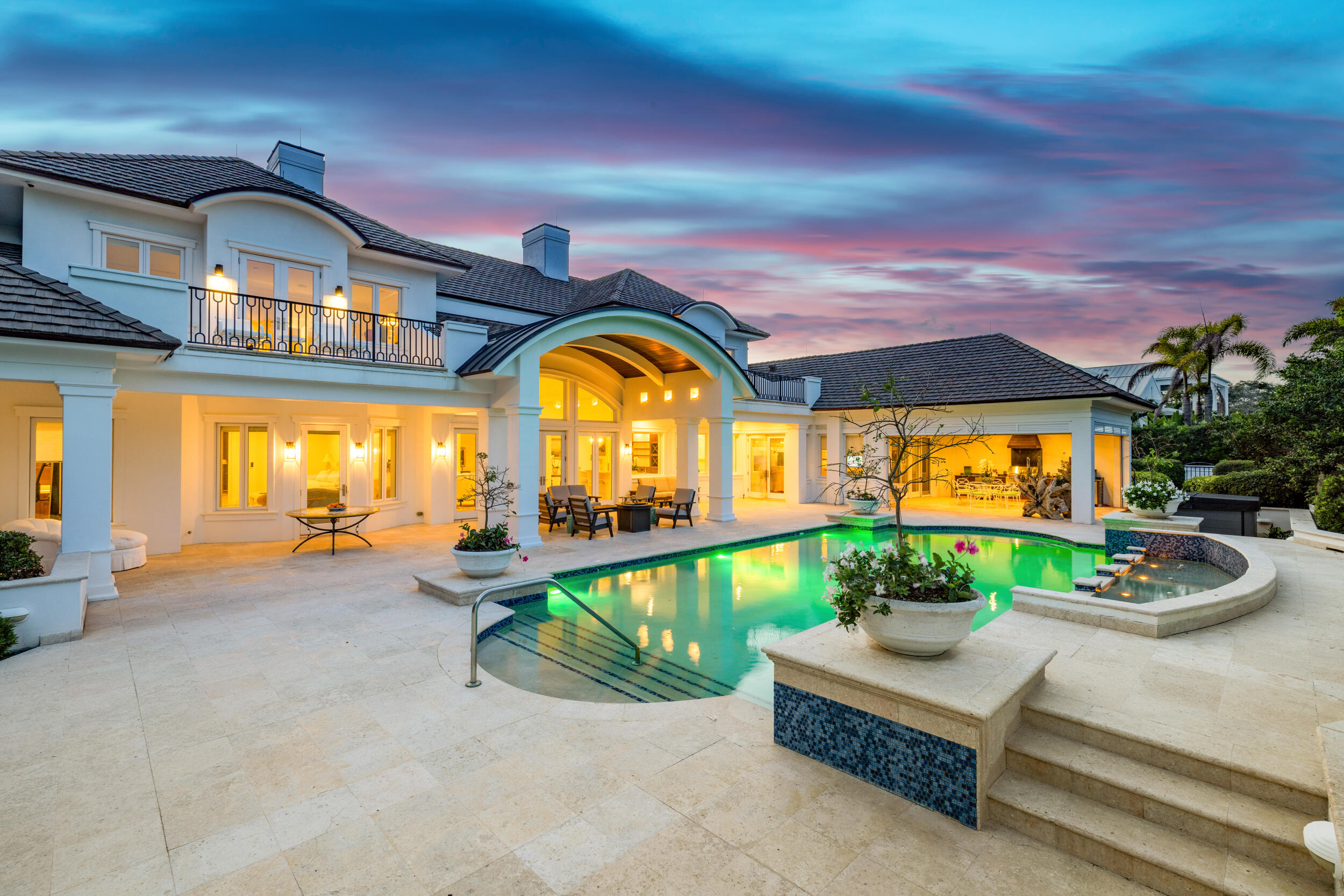JUPITER HILLS VILLAGE - Residential
