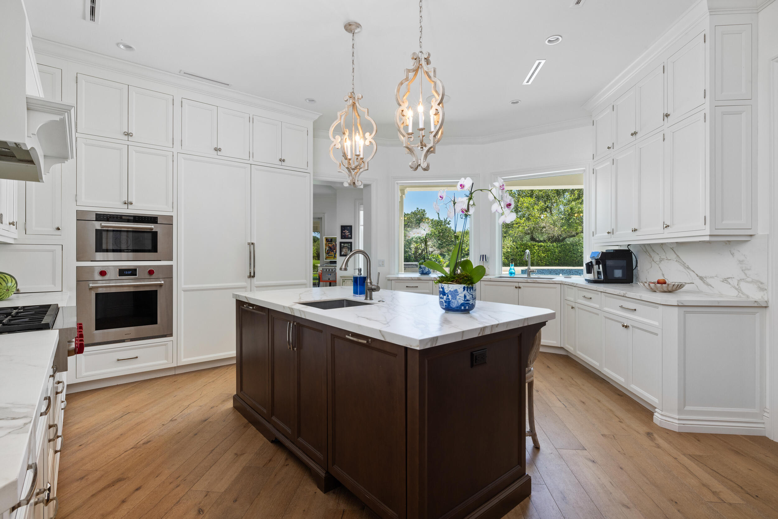 JUPITER HILLS VILLAGE - Residential