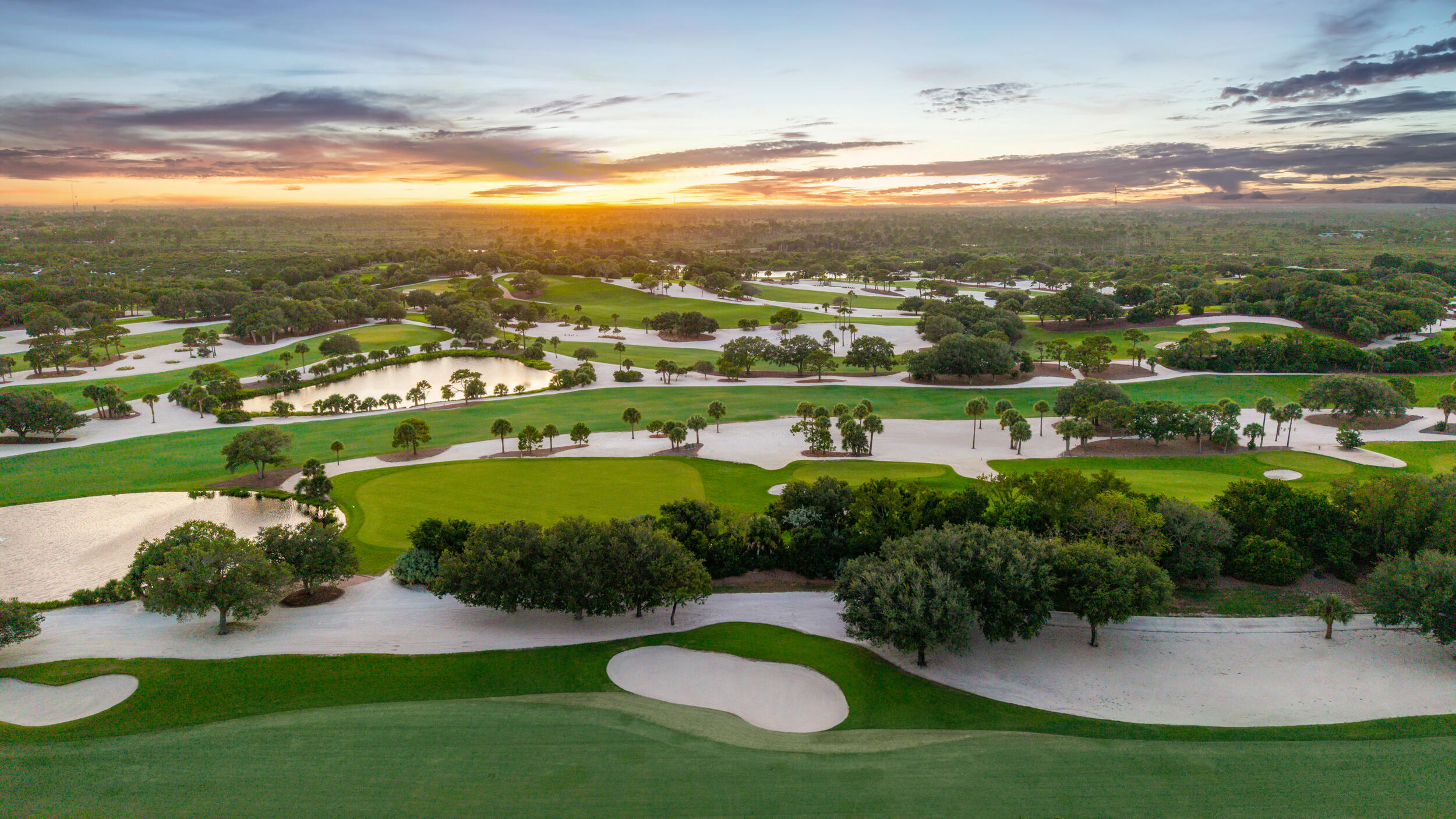 JUPITER HILLS VILLAGE - Residential