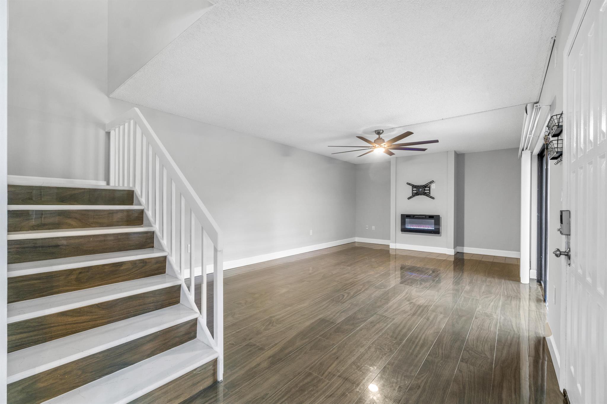 SANDALWOOD ESTATES - Residential Lease