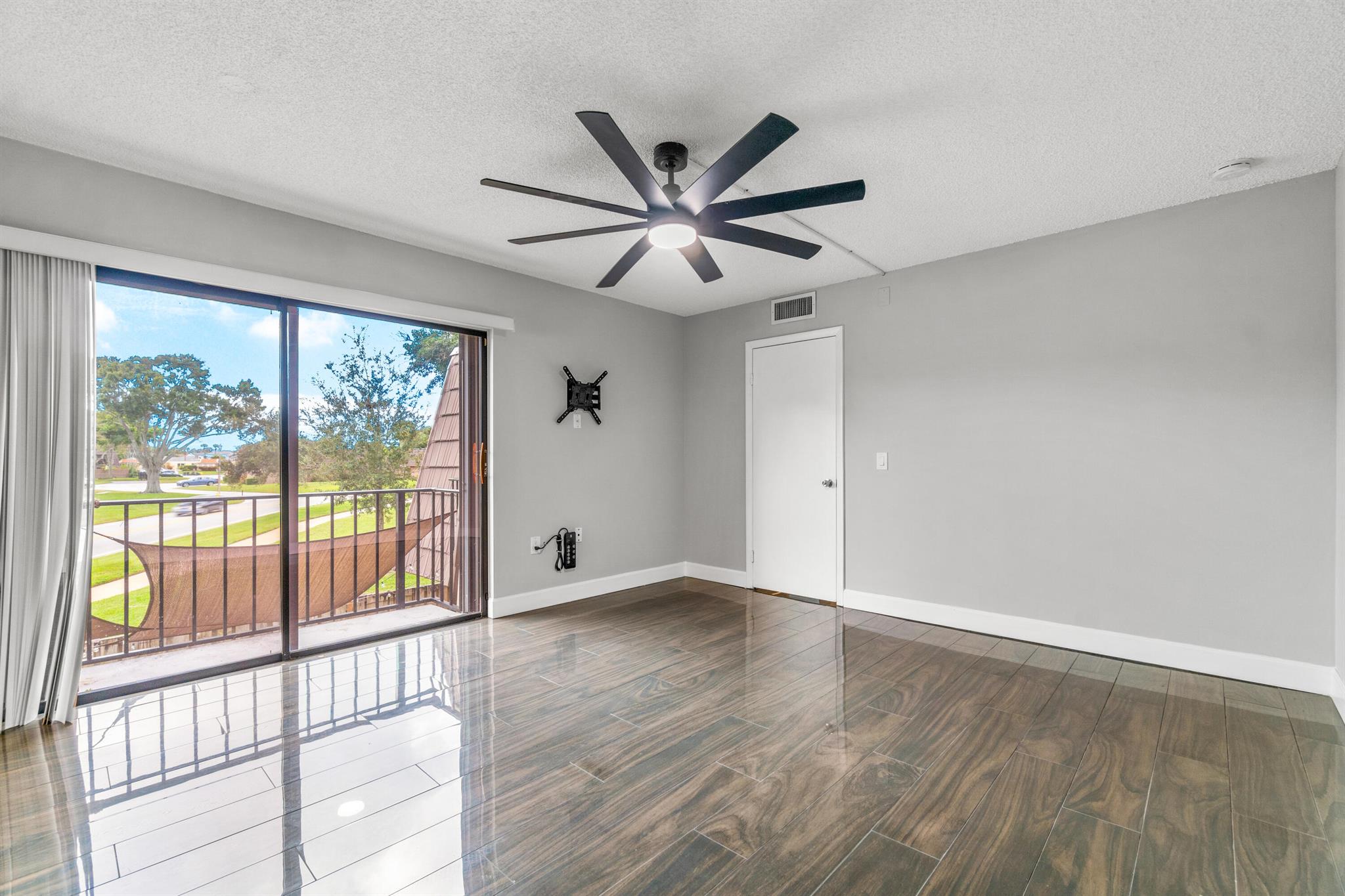 SANDALWOOD ESTATES - Residential Lease