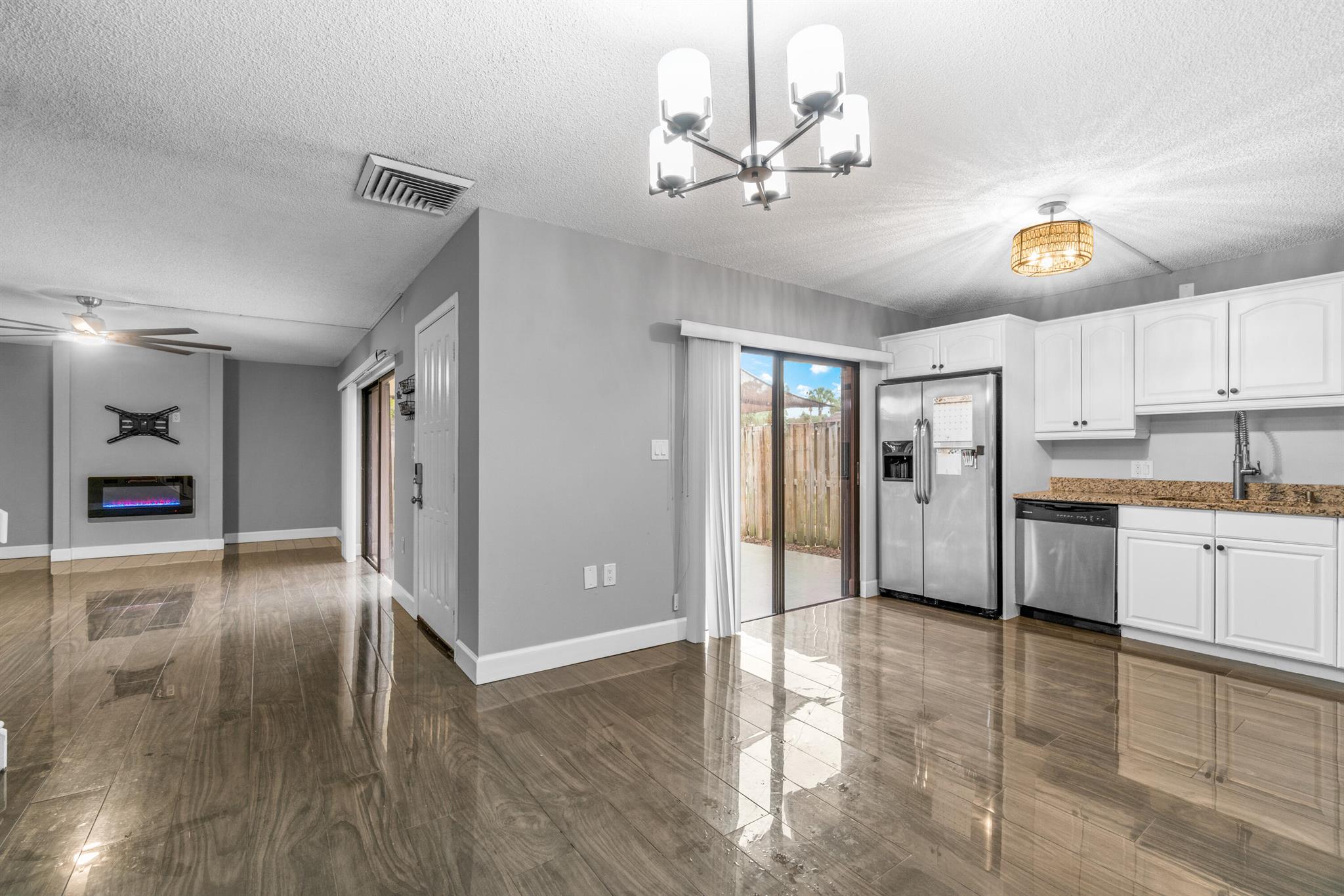 SANDALWOOD ESTATES - Residential Lease