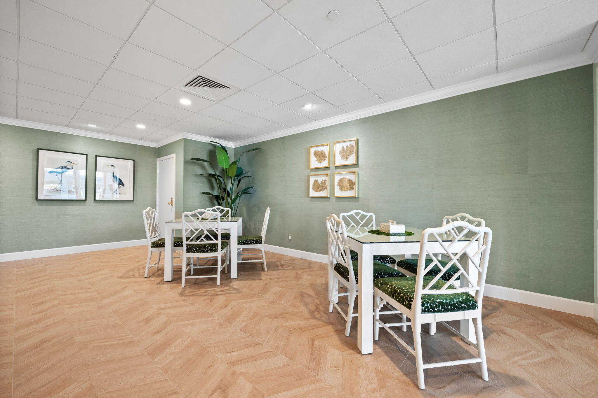 LA MAR CONDO APTS DECL - Residential Lease