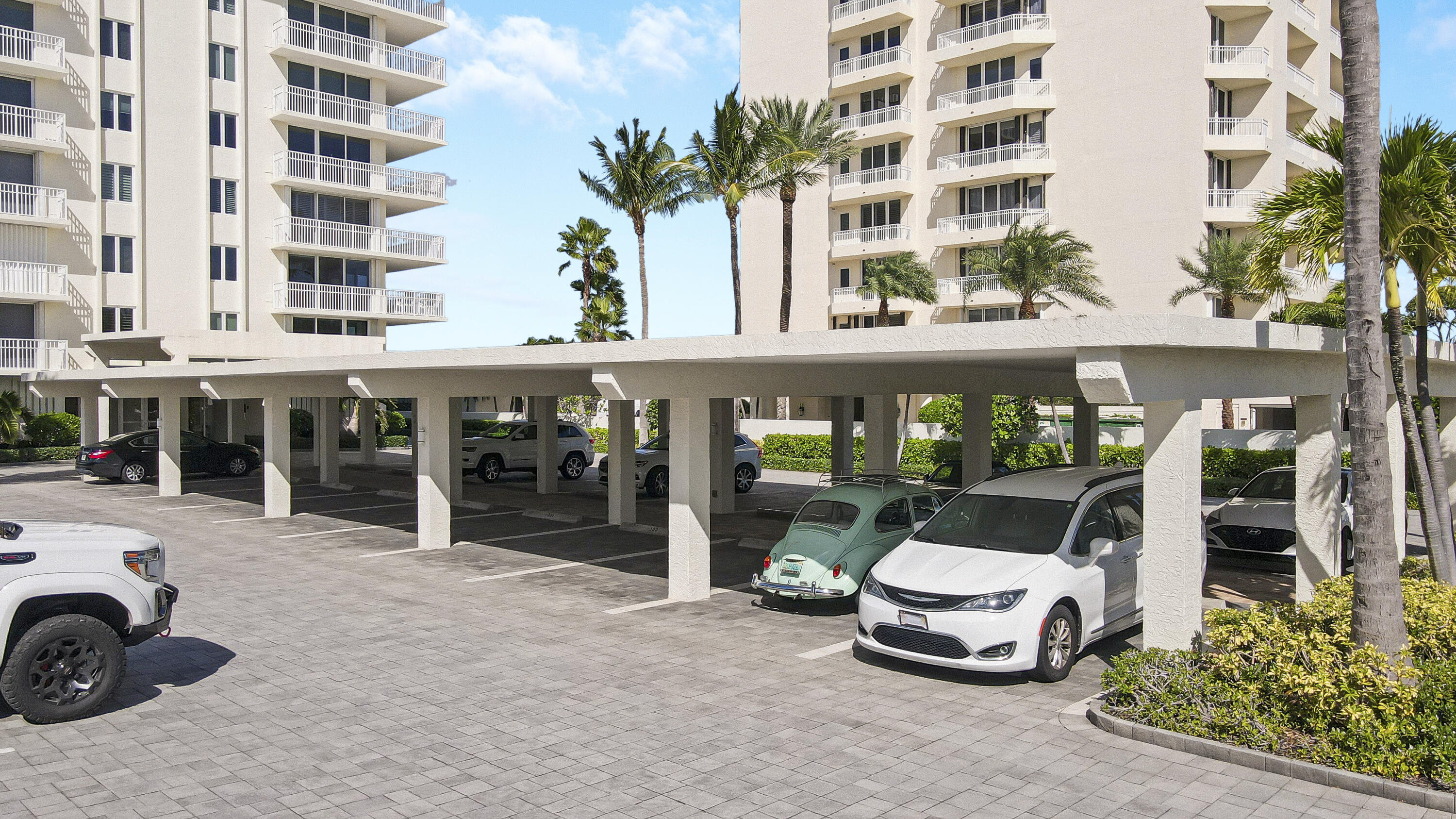 LA MAR CONDO APTS DECL - Residential Lease