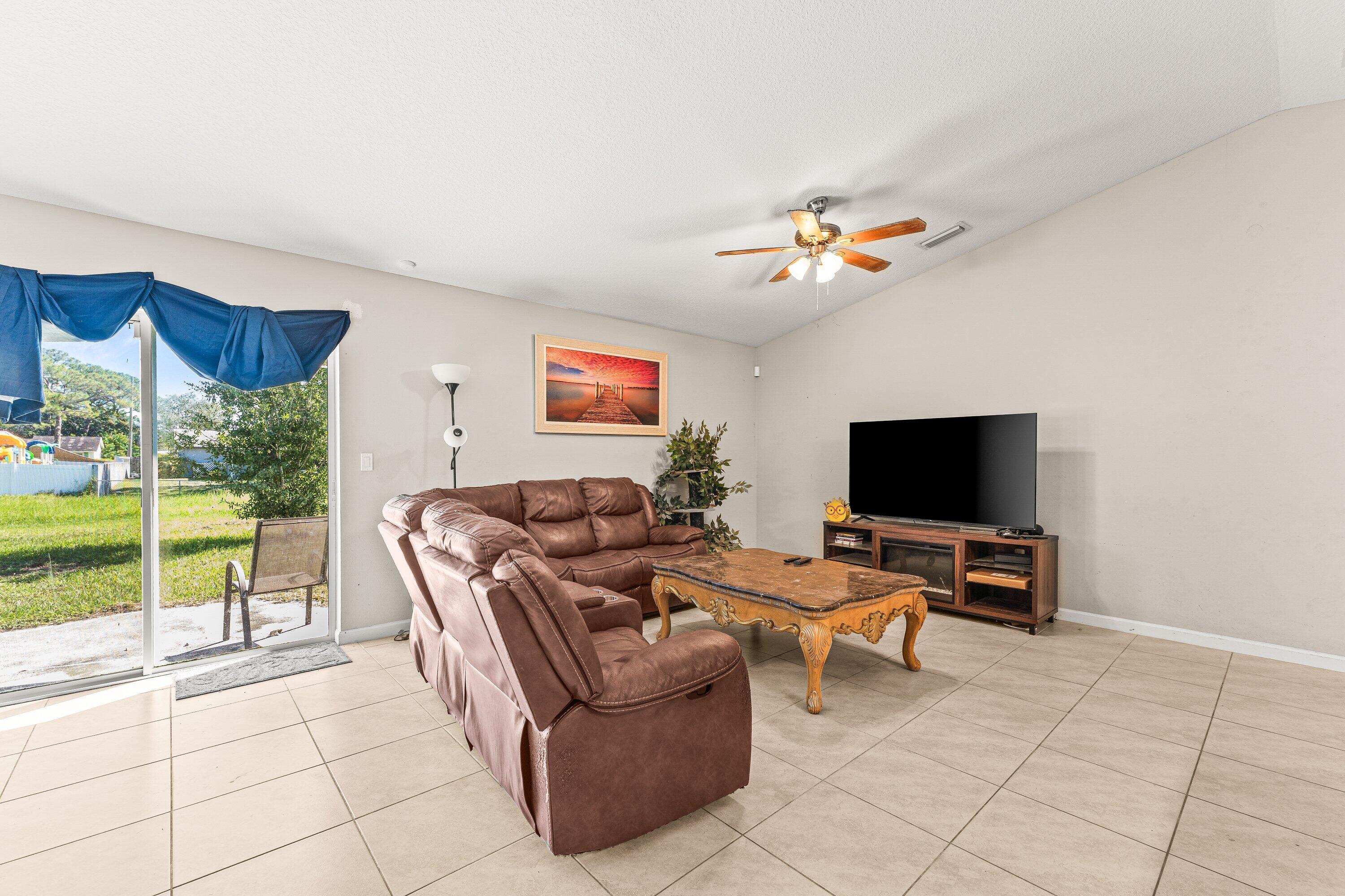 PORT ST LUCIE SECTION 18 - Residential