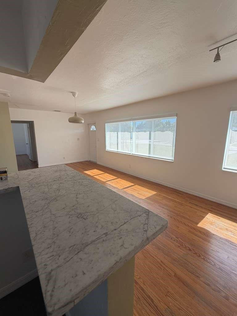 Hollywood 1-21 B - Residential Lease