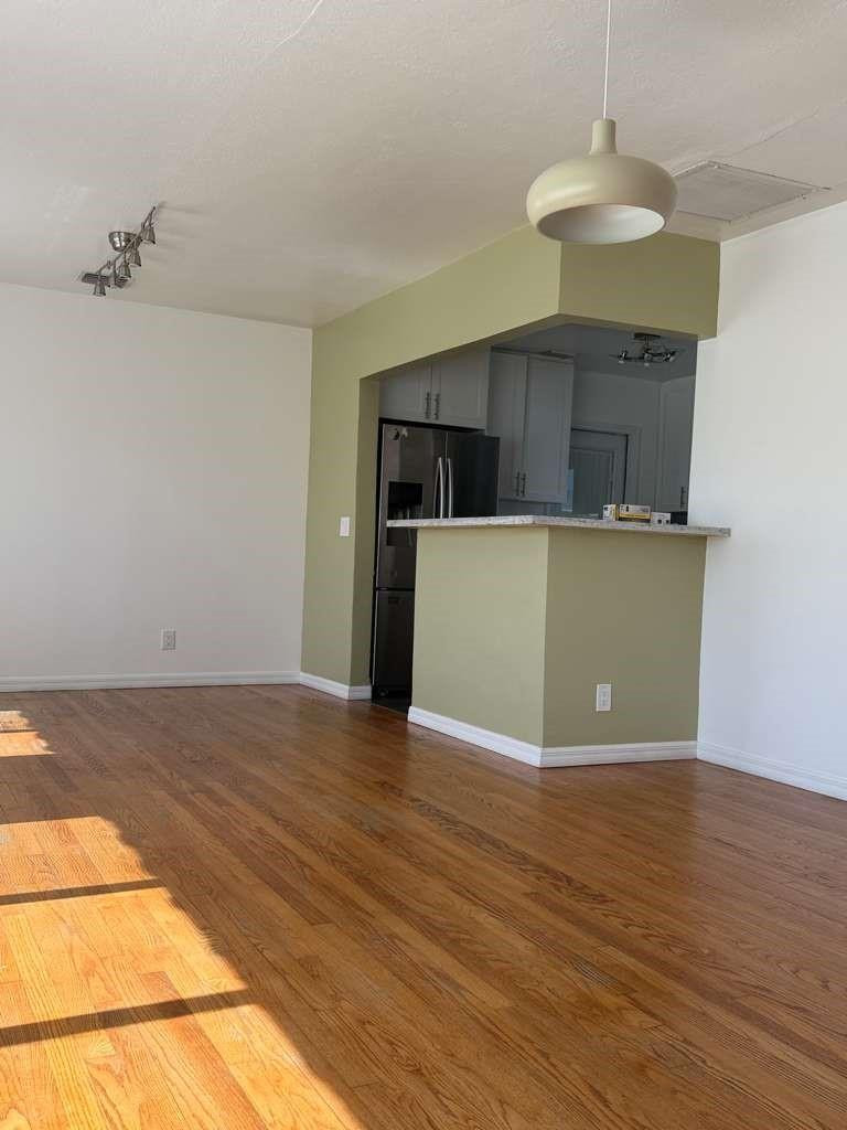 Hollywood 1-21 B - Residential Lease