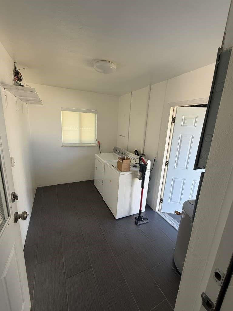 Hollywood 1-21 B - Residential Lease