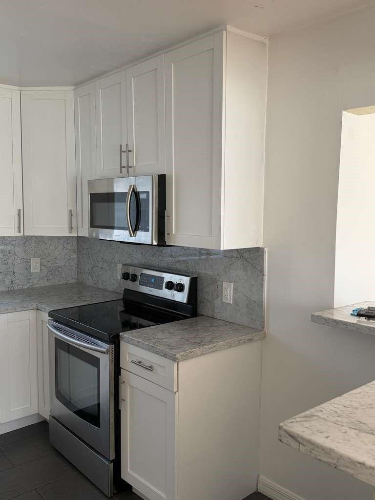 Hollywood 1-21 B - Residential Lease