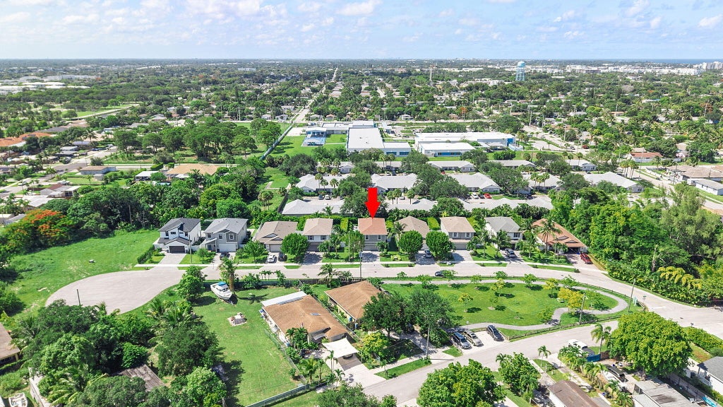 Photo of 430 LUCKY Lane, Delray Beach, FL 33444 (MLS # B26059435)