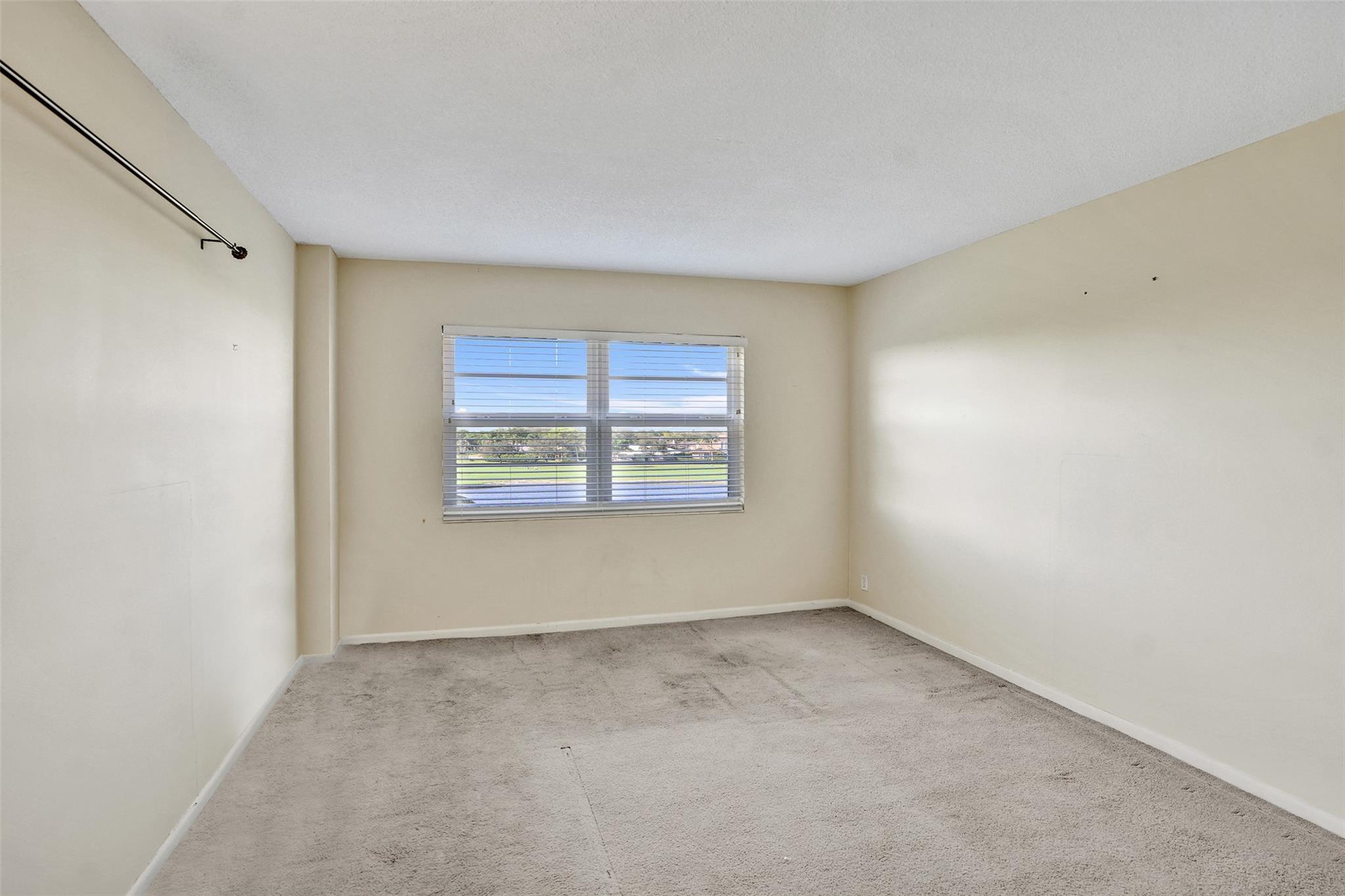 COUNTRY CLUB TOWERS - Residential